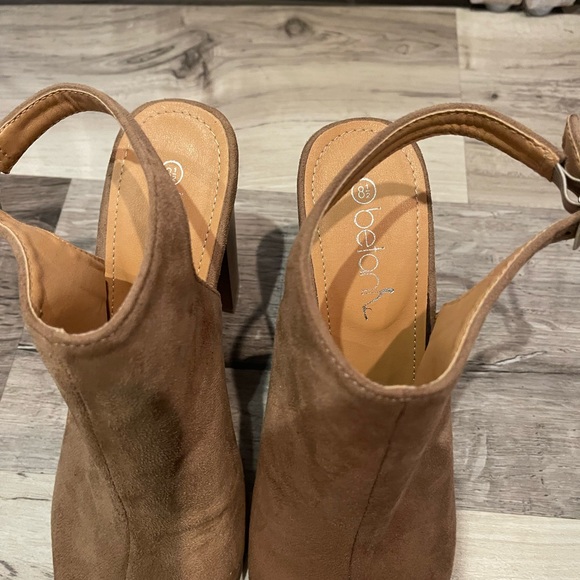 Camel colored suede peep toe sandals! - Picture 5 of 6